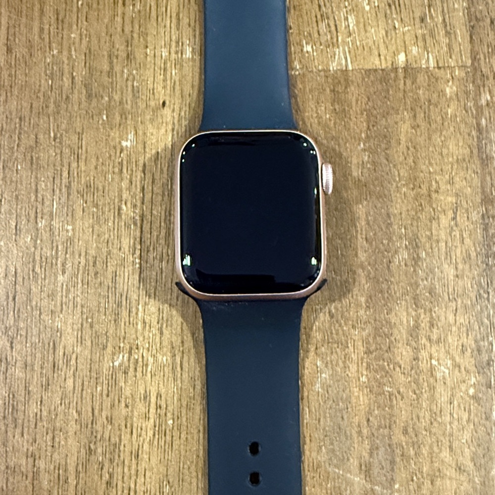 Apple Watch SE A2353 40mm rose gold for parts only *locked*
